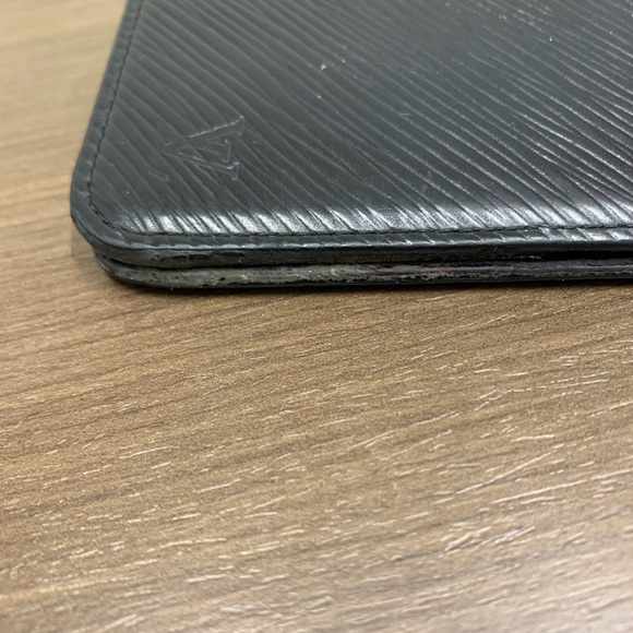 Louis Vuitton XR iPhone case - Picture 5 of 12